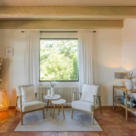 Villa In With Sea View & Pool *