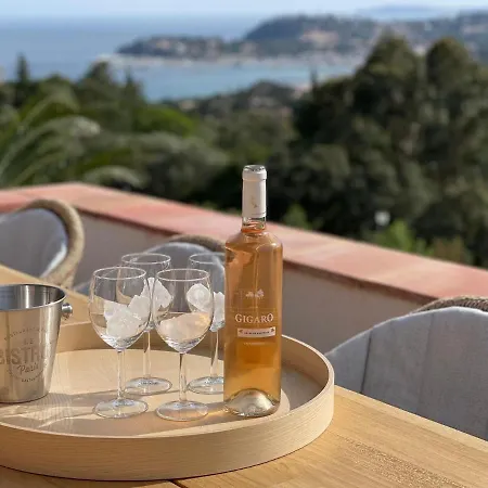 Villa In With Sea View & Pool *